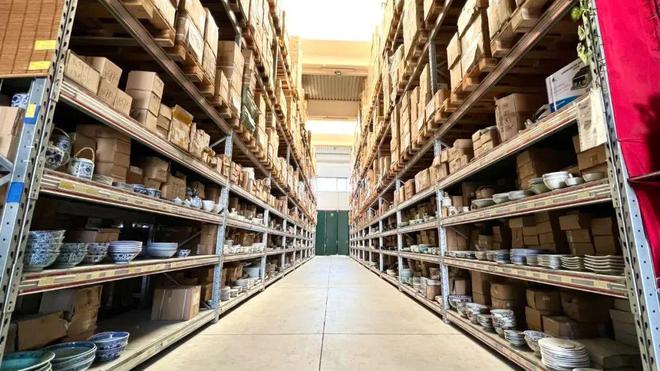 文成县政府经贸侨务代表团访欧首站 探访米兰宇宙贸易集团，深化商品批发贸易合作